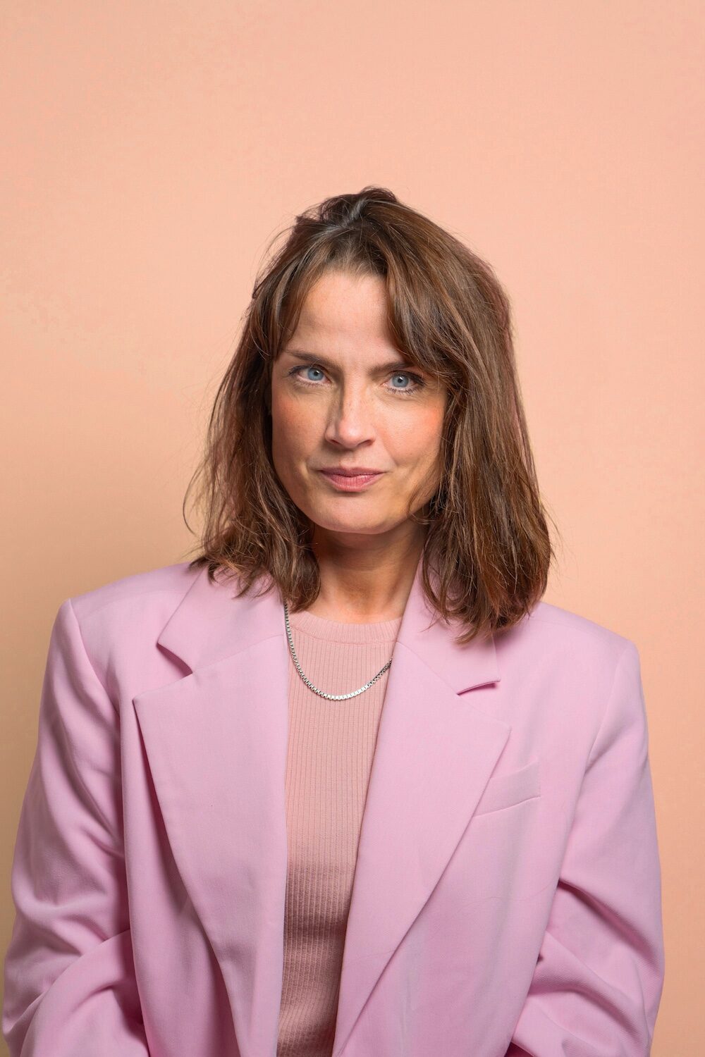 Susanne Volder combineert 20+ jaar ervaring in communicatie en strategie om maatschappelijke impact te vergroten. Ontdek haar expertise.